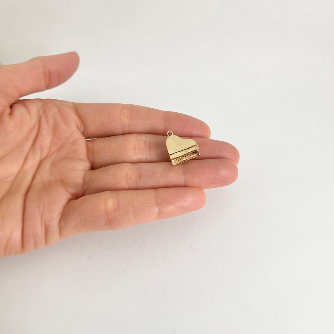 Vintage 1950's Grand Piano Musical Movable Charm 12K Yellow Gold, 3.27 Grams - 5