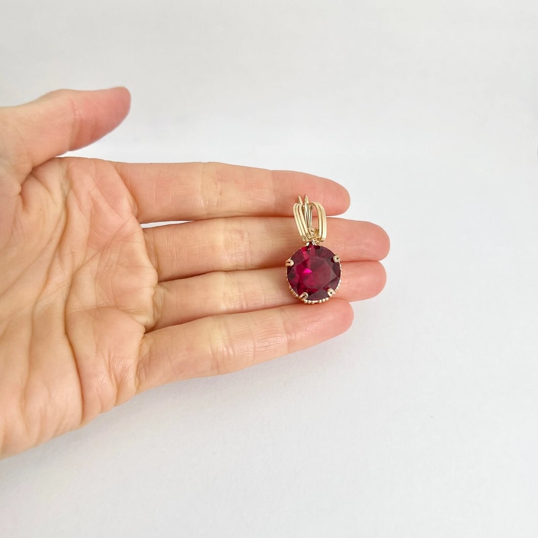 Vintage 1960's Red Gemstone Pendant 10K Yellow Gold, 4.78 Grams - 4