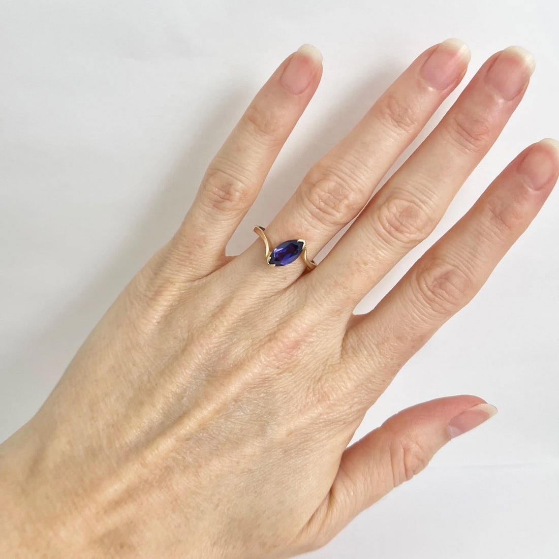 Vintage 1950's Esemco Marquise Purple Iolite Gemstone Ring 10K Gold, 1.99 Grams - 4