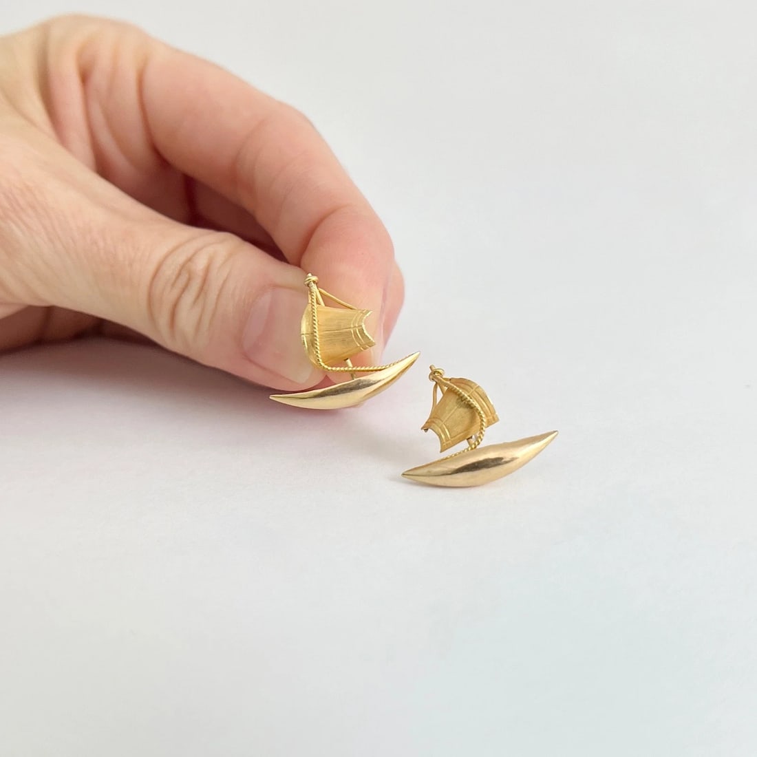 Vintage 1950's Sailboat Drop Stud Earrings 18K Yellow Gold, 1.58 Grams - 3