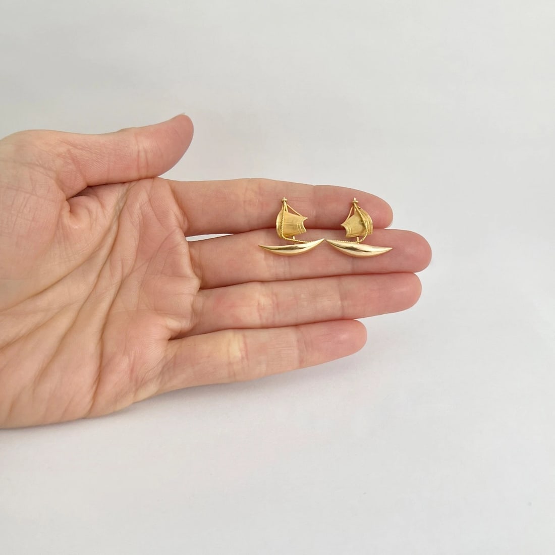 Vintage 1950's Sailboat Drop Stud Earrings 18K Yellow Gold, 1.58 Grams - 4