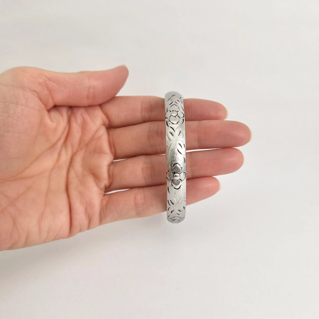 Vintage 1960's HF Barrows Etched Floral Bangle Bracelet Sterling Silver 15.17 Gr - 3