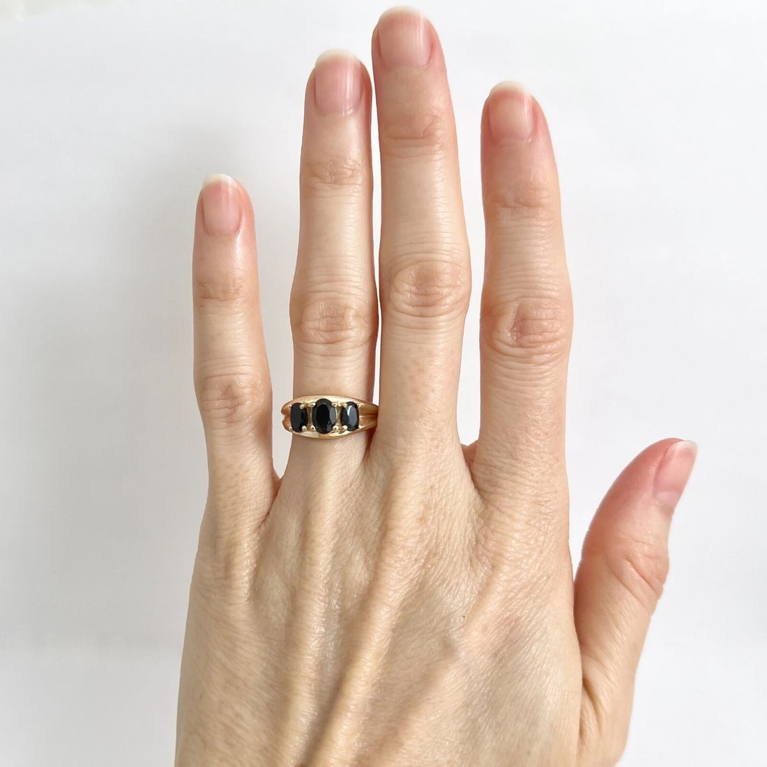 Vintage 3-Stone Oval Black Sapphire Statement Ring 10K Yellow Gold, 3.36 Gram - 3