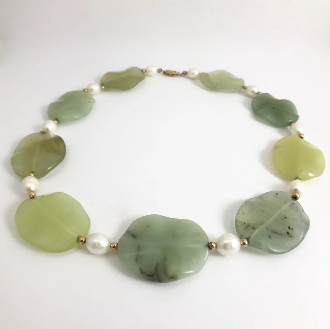 Vintage Green Jade Pearl Necklace 14K Yellow Gold, 15.5 Inches, 65.17 Grams - 8