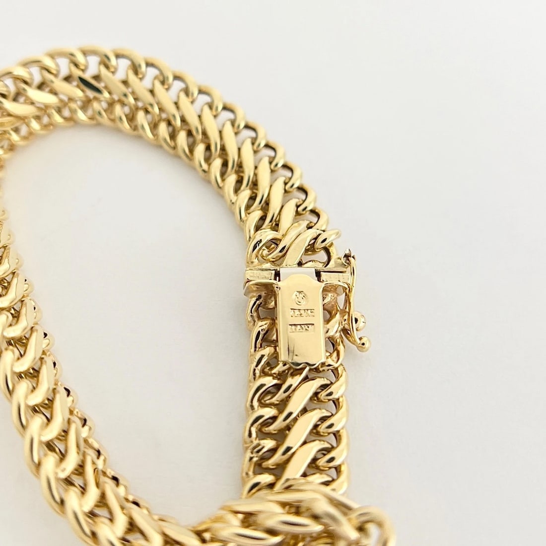 Vintage 1960's Italian Wide Woven Chain Bracelet 14K Yellow Gold 7 Inch, 8.66 Gr - 9