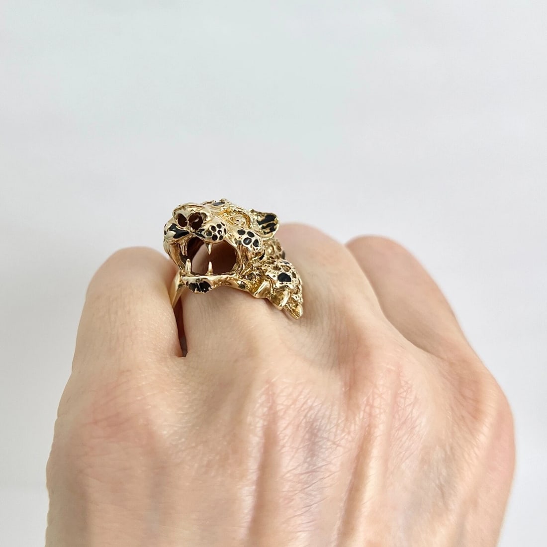 Vintage 1950's Black Enamel Leopard Cheetah Jaguar Ring 14K Yellow Gold 11.25 Gr - 6