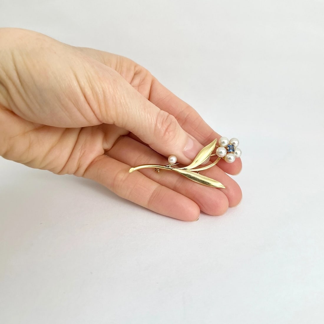 Vintage 1950's Pearl Blue Topaz Flower Brooch Pin 14K Yellow Gold, 4.95 Grams - 4