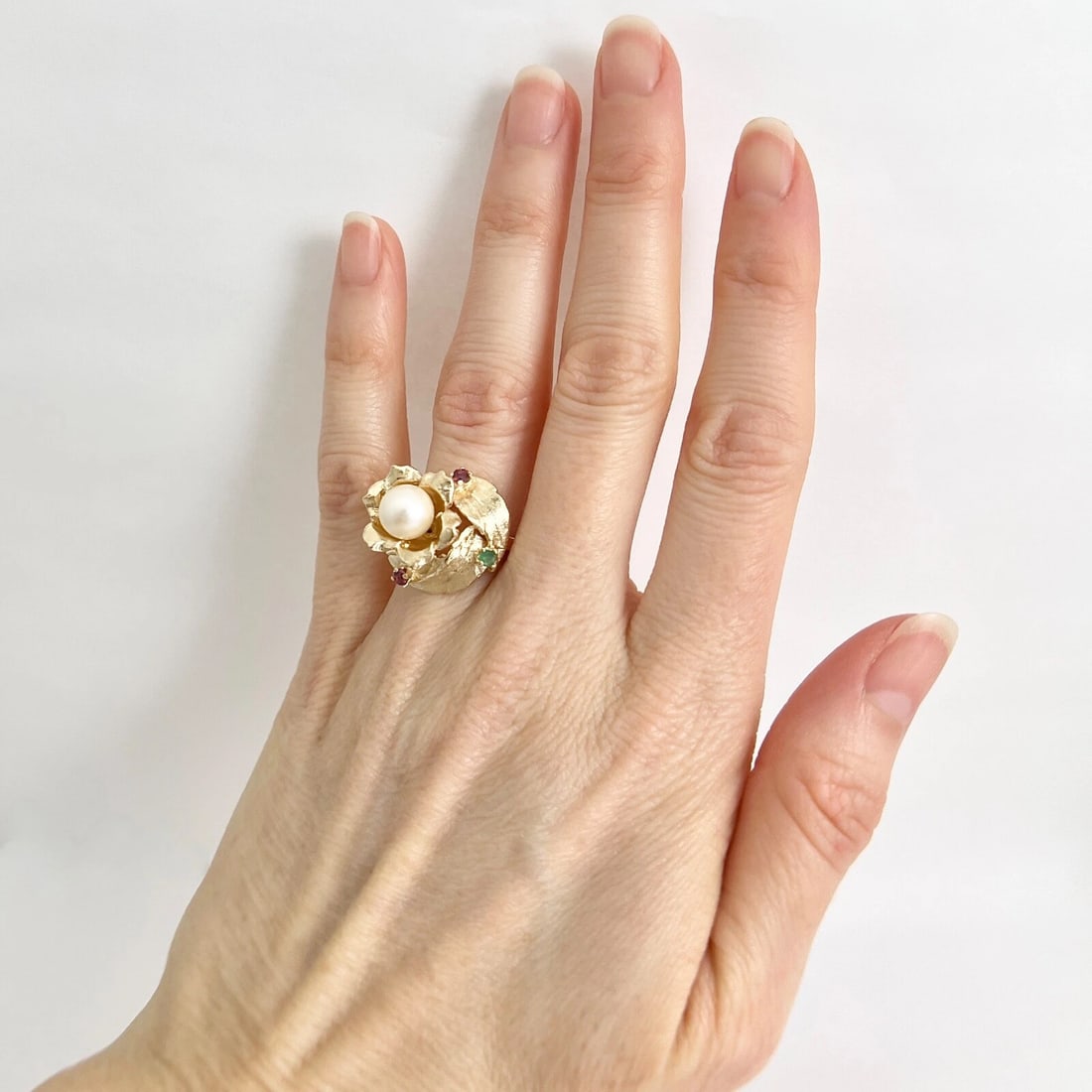 Vintage 1950's Pearl Ruby Emerald Cocktail Ring 14K Yellow Gold, 6.49 Grams - 4