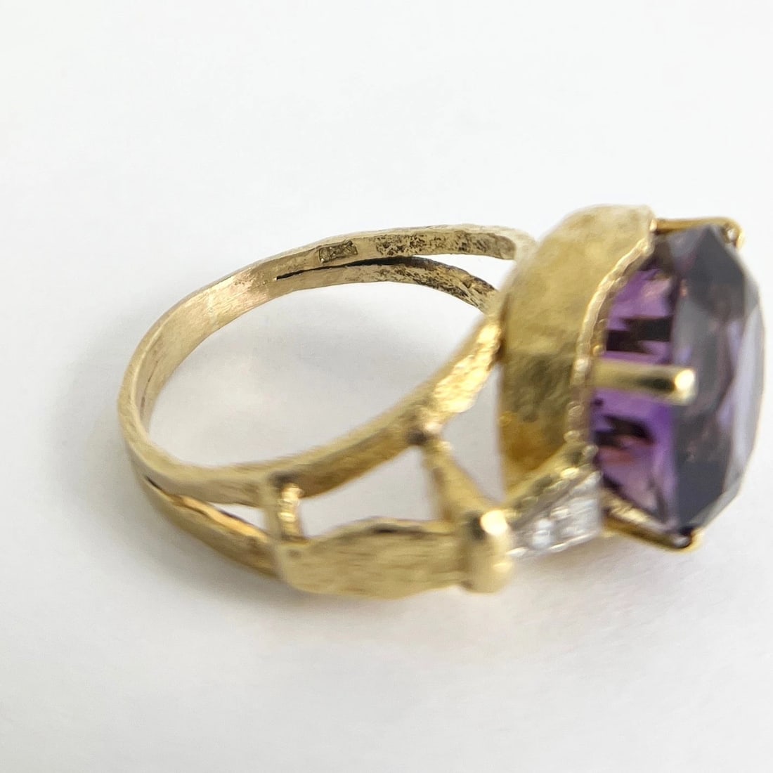Vintage 1960's Purple Amethyst Diamond Cocktail Ring 18K Yellow Gold, 8.68 Grams - 9