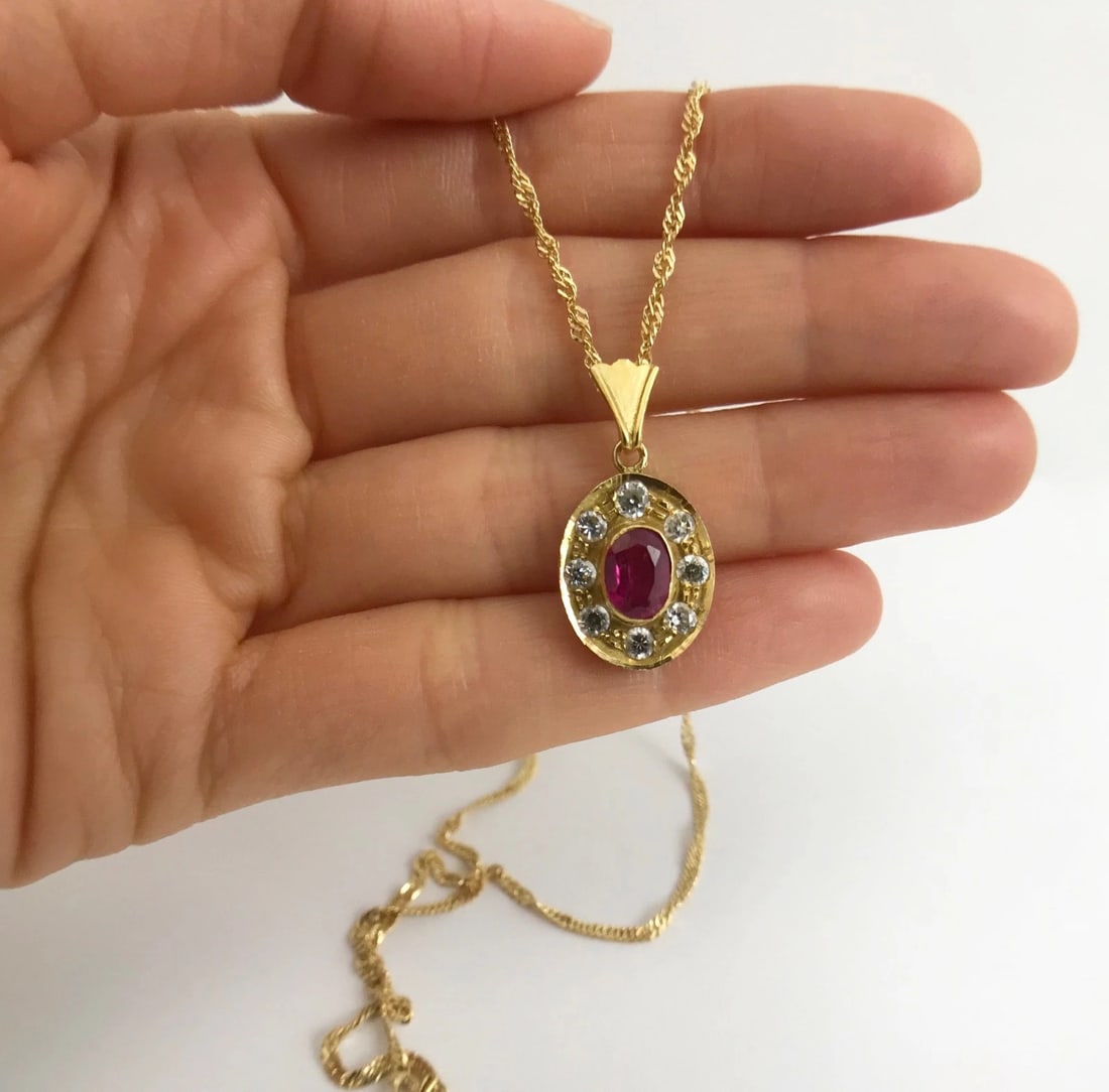 Vintage Oval Simulated Ruby CZ Halo Pendant Necklace 18K Yellow Gold, 5.47 Grams - 4