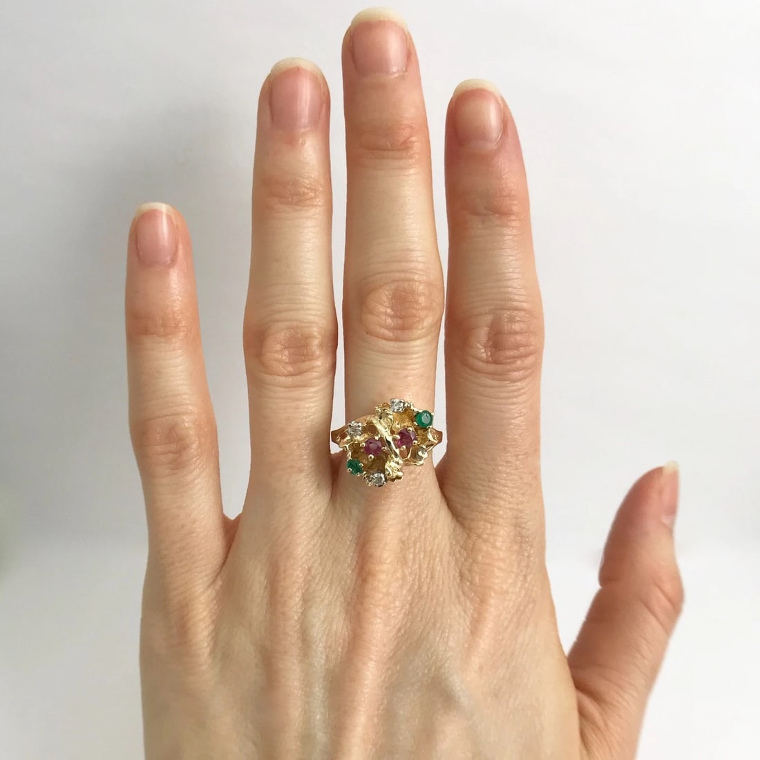 Vintage Red Ruby Green Emerald Diamond Cocktail Ring 14K Yellow Gold, 3.25 Grams - 3