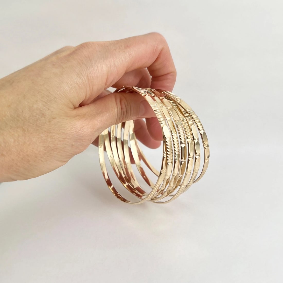 Vintage Set of 7 Stackable Bangle Bracelets 14K Yellow Gold, 38.96 Grams - 3