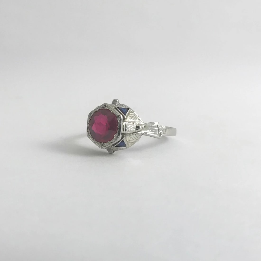 Antique Art Deco Lab-Created Ruby Blue Sapphire Ring 18K White Gold, 2.96 Grams - 12