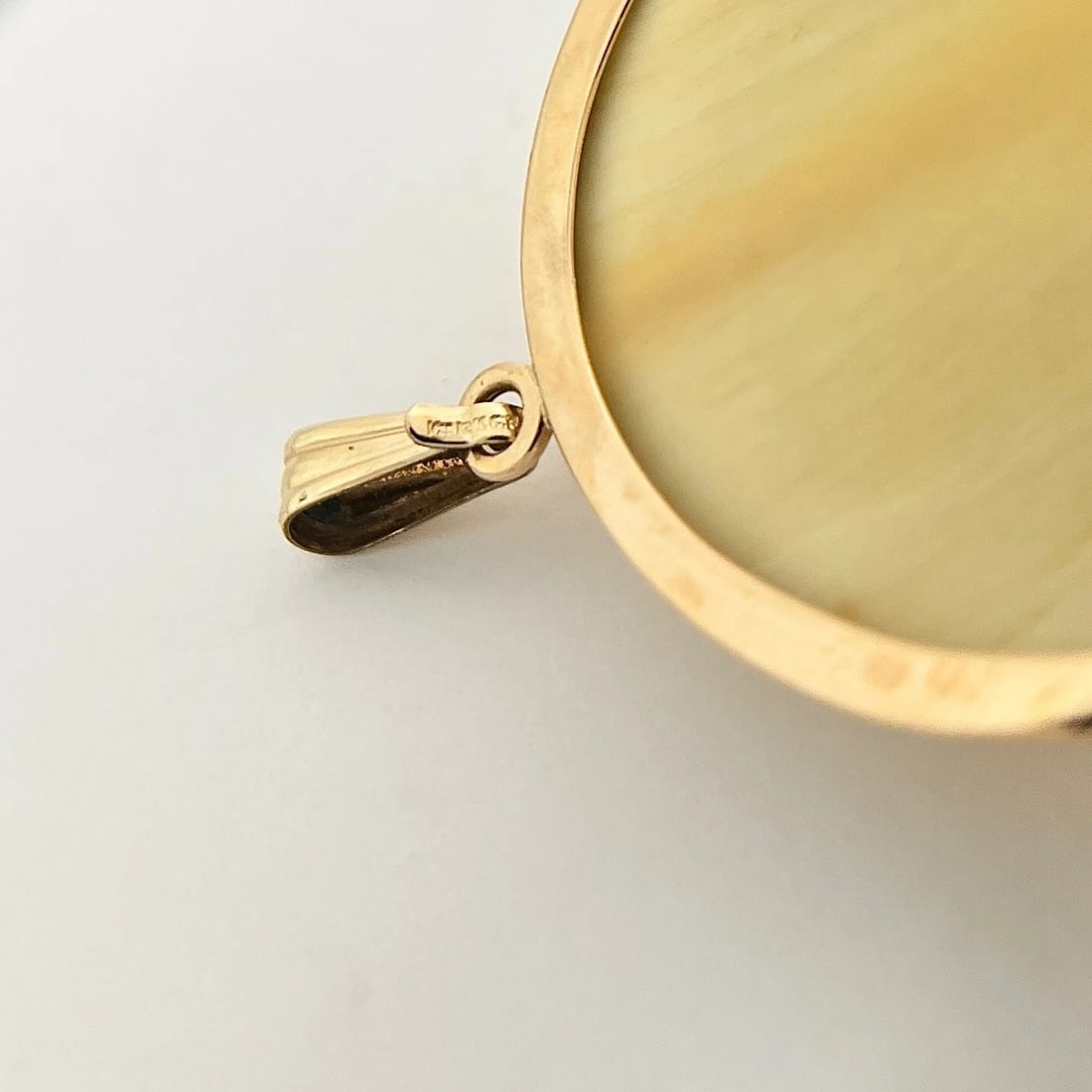 Vintage 1930's Oval Floral Ivory-Colored Celluloid Pendant Gold-Filled, 12.09 Gr - 7