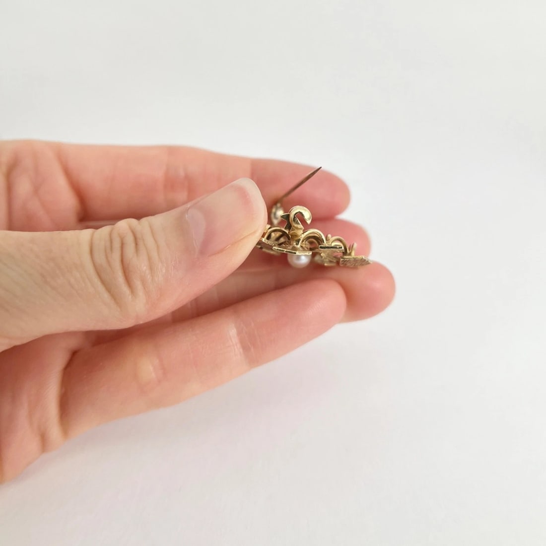 Vintage 1960's Asymmetrical Pearl Brooch Pin 14K Yellow Gold, 7.37 Grams - 7