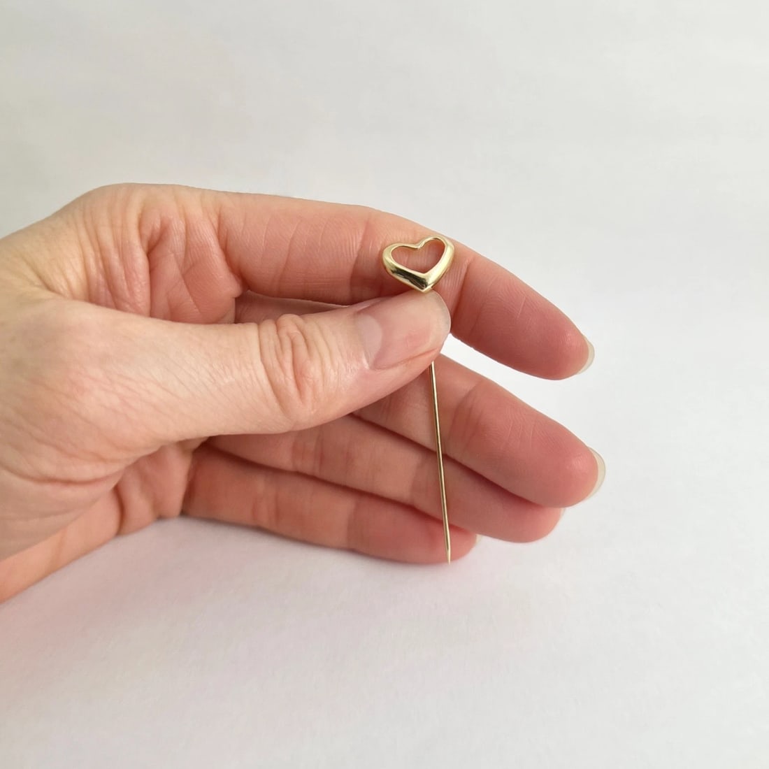 Vintage 1970's Open Heart Lapel Stick Pin 14K Yellow Gold, .92 Grams - 5