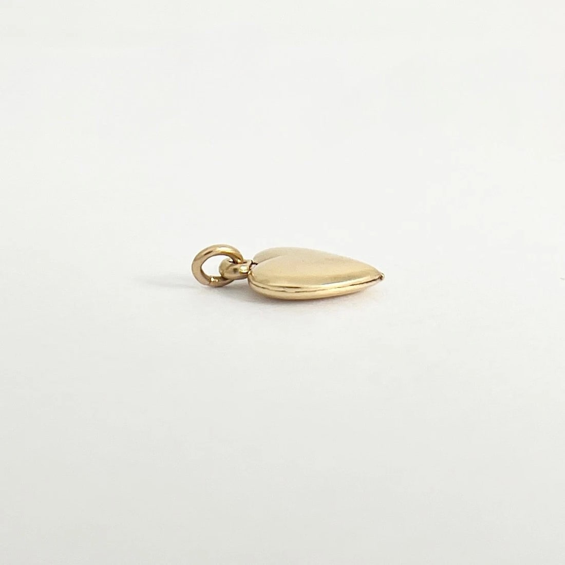 Vintage 1950's Small Gold Heart Charm Necklace Pendant 14K Yellow Gold, .71 Gram - 7