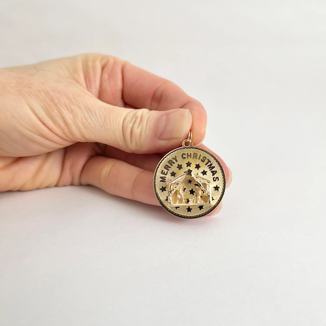 Vintage 1960's Merry Christmas Nativity Charm Pendant 14K Yellow Gold, 4.64 Gram - 5
