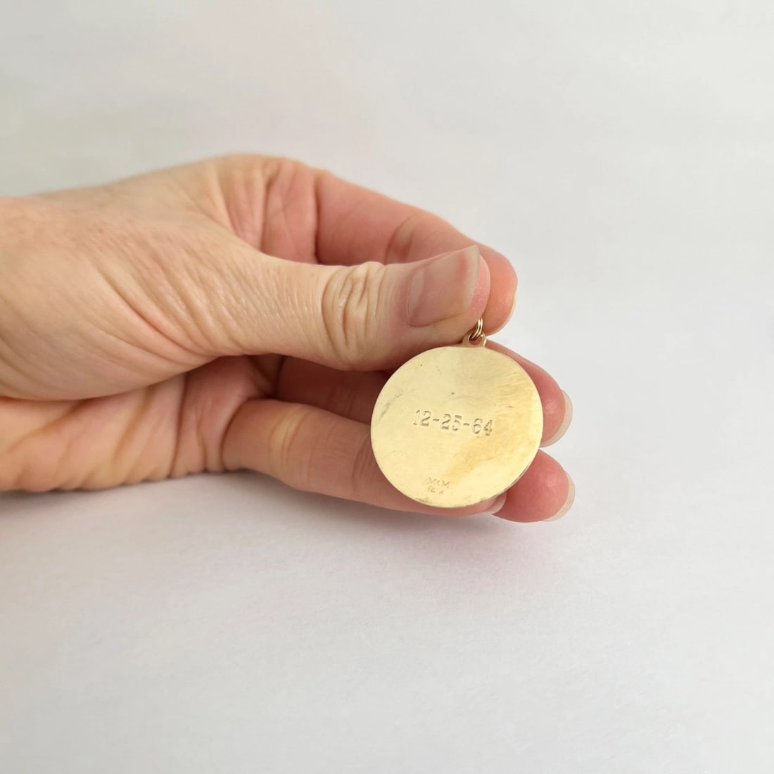 Vintage 1960's Merry Christmas Nativity Charm Pendant 14K Yellow Gold, 4.64 Gram - 6