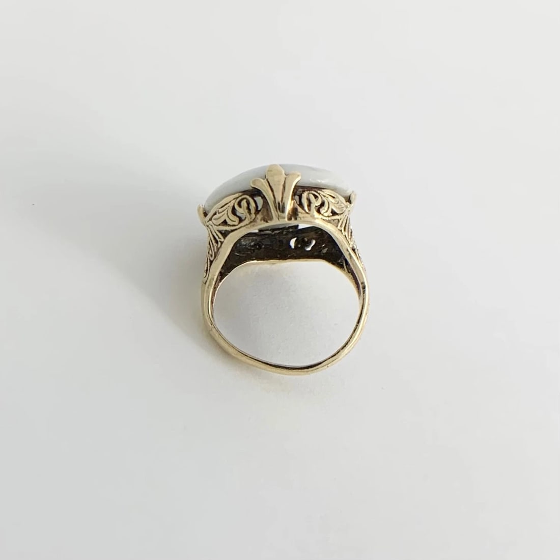 Antique Arts and Crafts 1910 Oval White Scolecite Ring 14K Yellow Gold, 4.74 Gr - 12