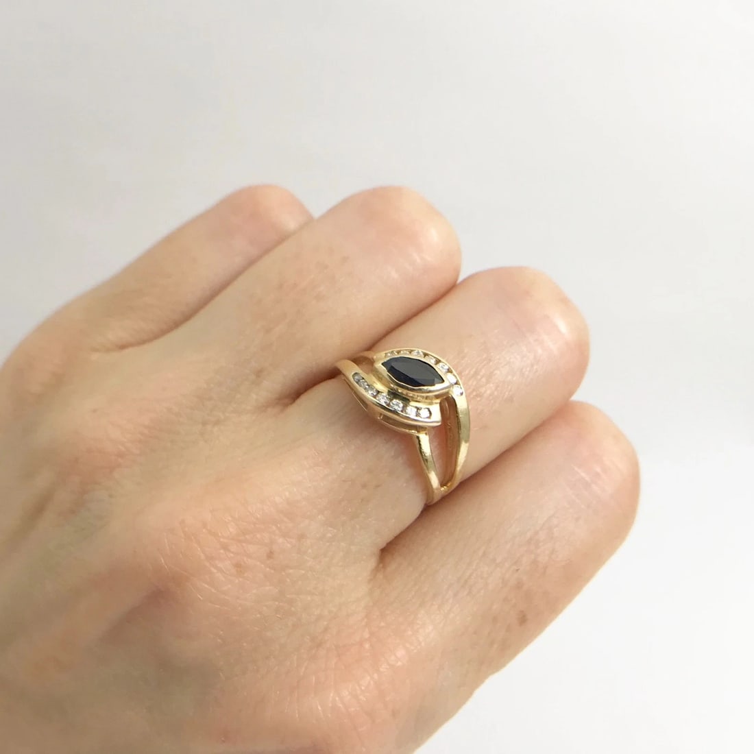 Vintage Marquise Dark Blue Sapphire Diamond Ring 14K Yellow Gold, 2.8 Grams - 6