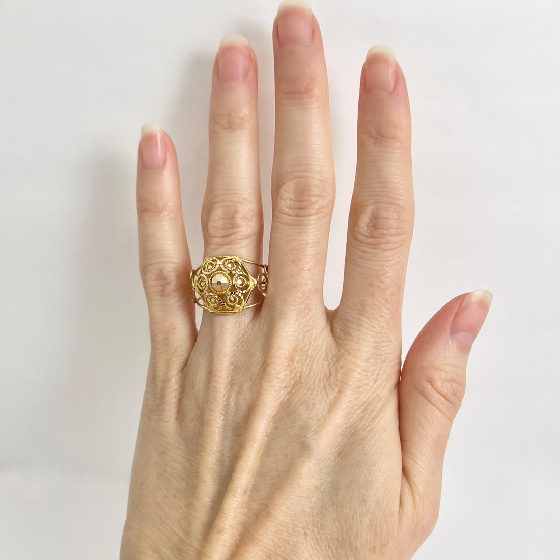 Vintage Filigree Swirl Geometric Statement Ring 18K Yellow Gold, 3.30 Grams - 3