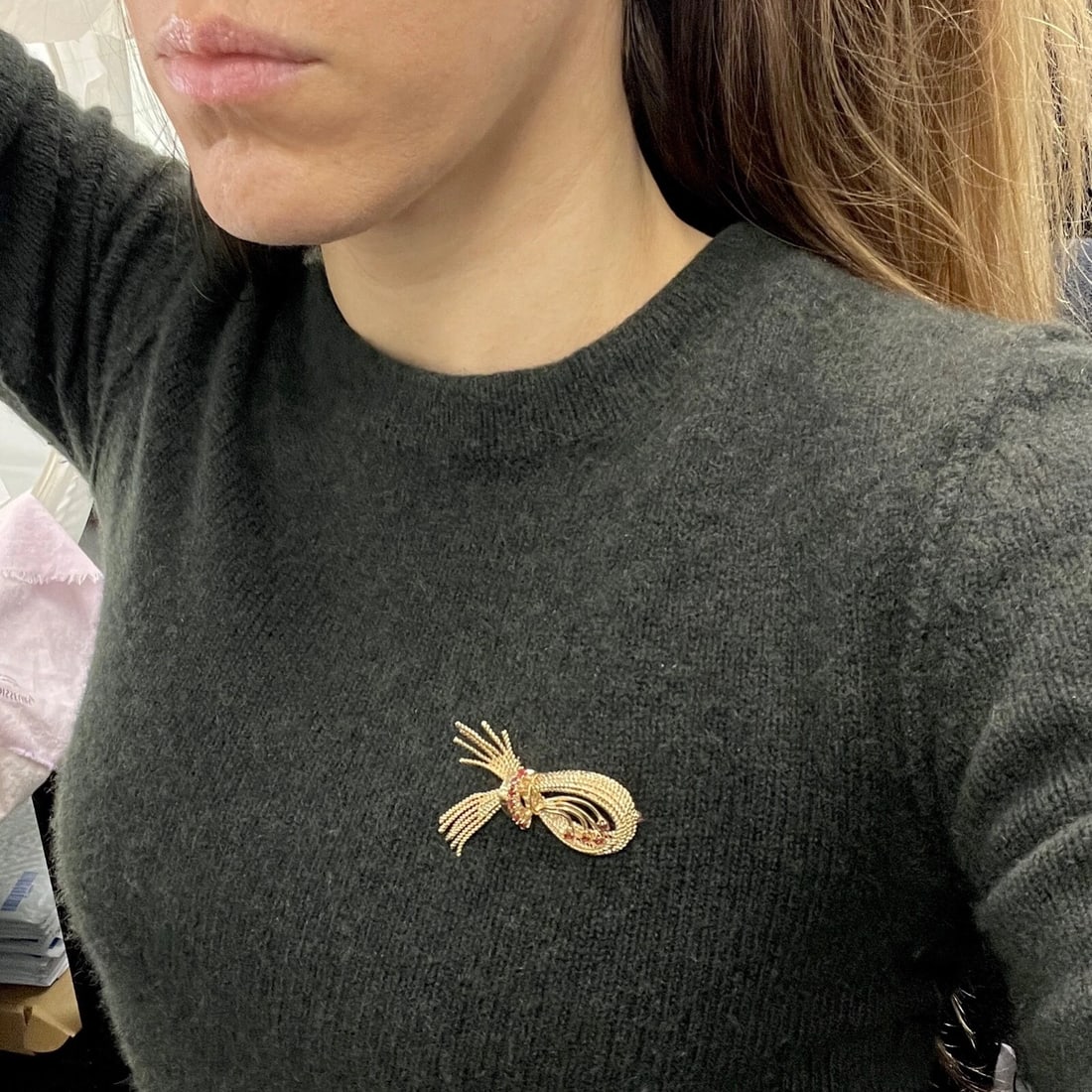 Vintage 1950's Rhodolite Garnet Ribbon Brooch Pin 12K Yellow Gold, 8.97 Grams - 5