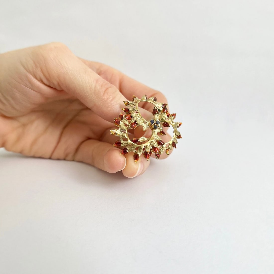 Vintage 1950's 1960's Sapphire Orange Enamel Brooch Pin 18K Yellow Gold 8.79 Gr - 4