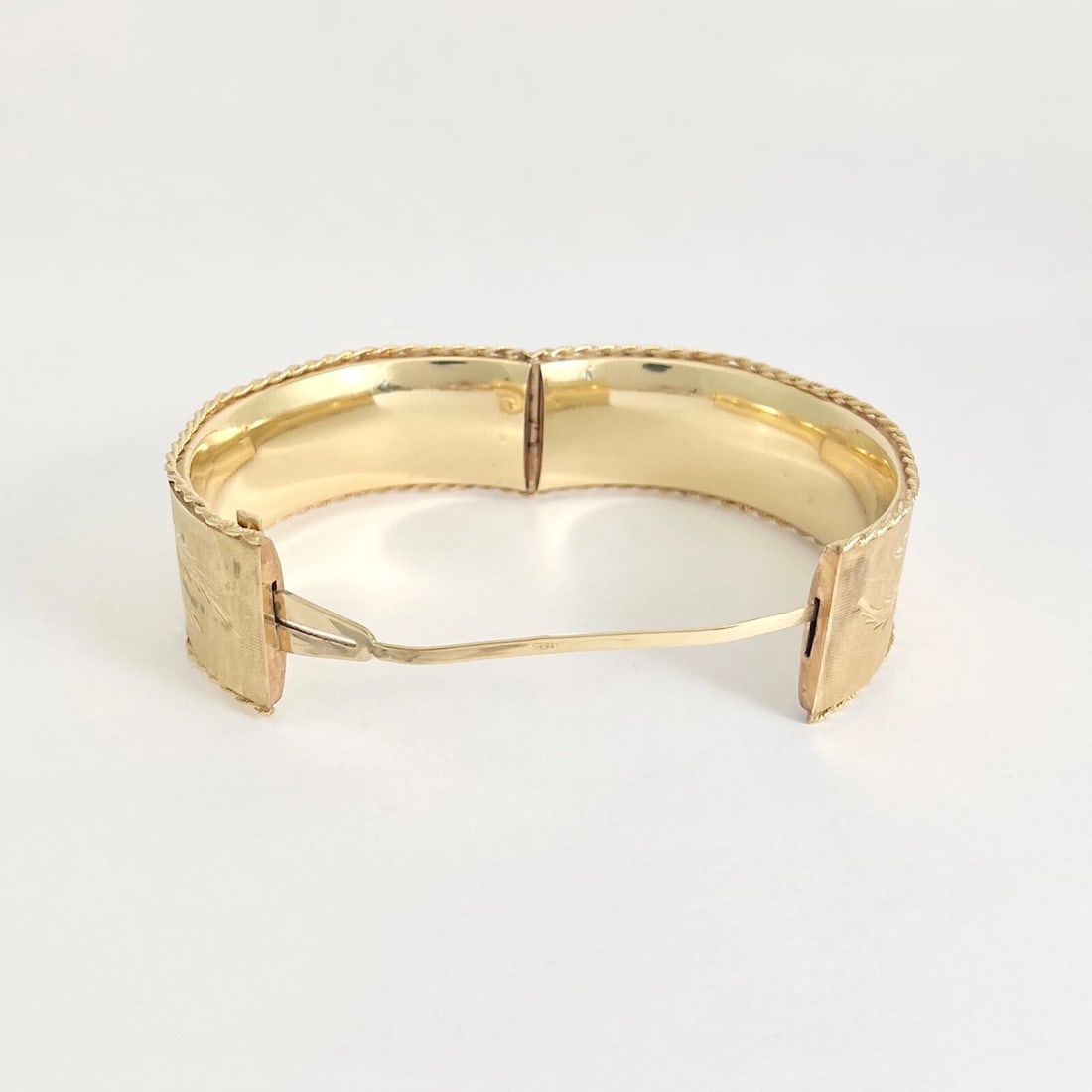 Vintage 1950's Wide Etched Rope Edge Bangle Bracelet 14K Yellow Gold, 34.66 Gram - 11