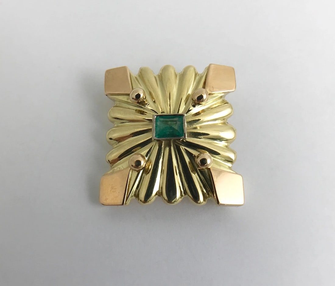 Antique Art Deco Green Emerald Brooch Pin in 18K Yellow Gold, .52 CT, 13.8 Grams - 7
