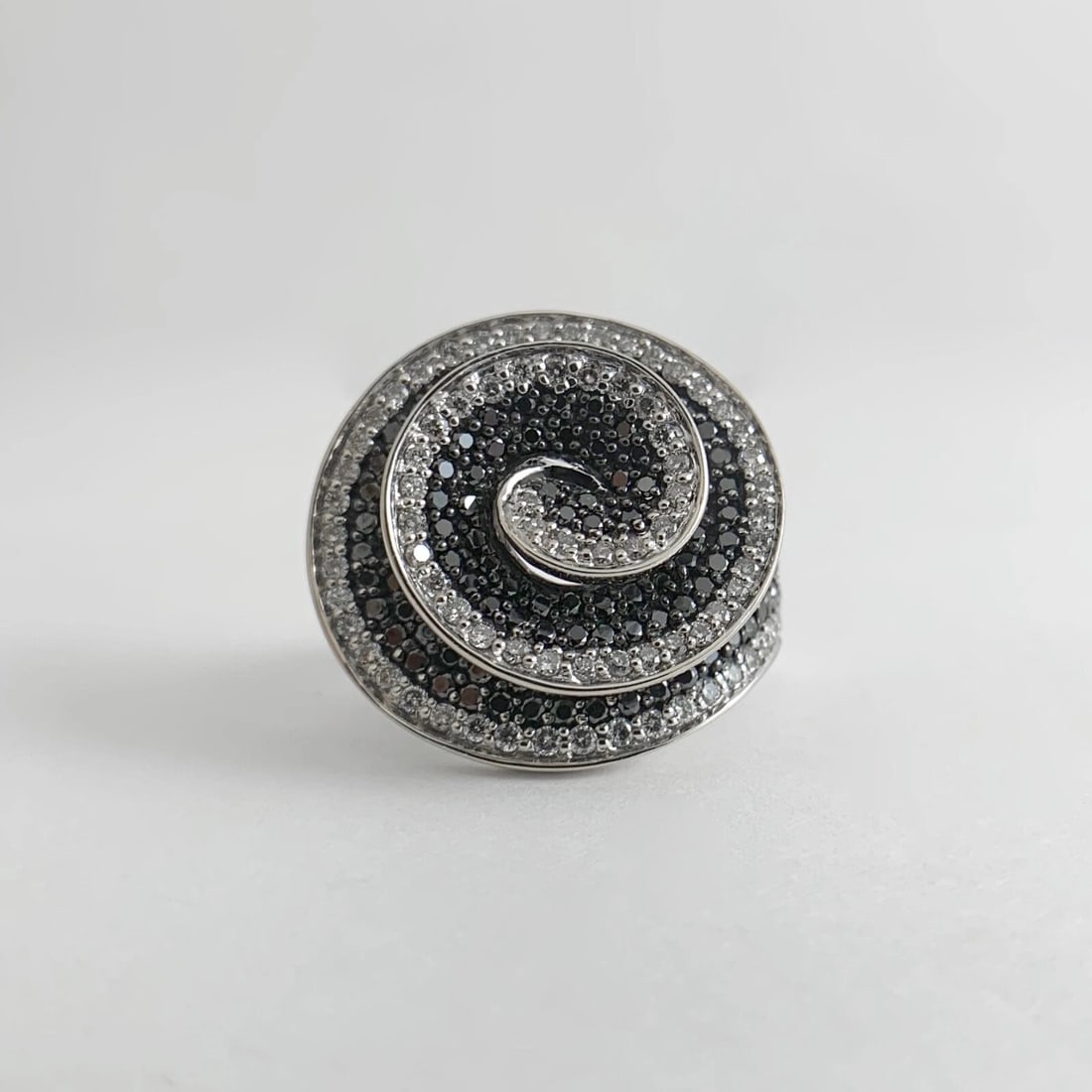 Vintage Black White Diamond Swirl Cocktail Ring 14K White Gold 2.80 CTW 14.05 Gr - 7