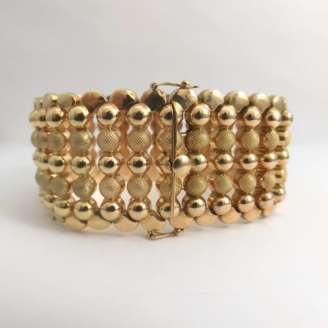Vintage 1940's Wide Chain Link Bracelet 18K Yellow Gold, 9 Inches, 78.69 Grams - 9