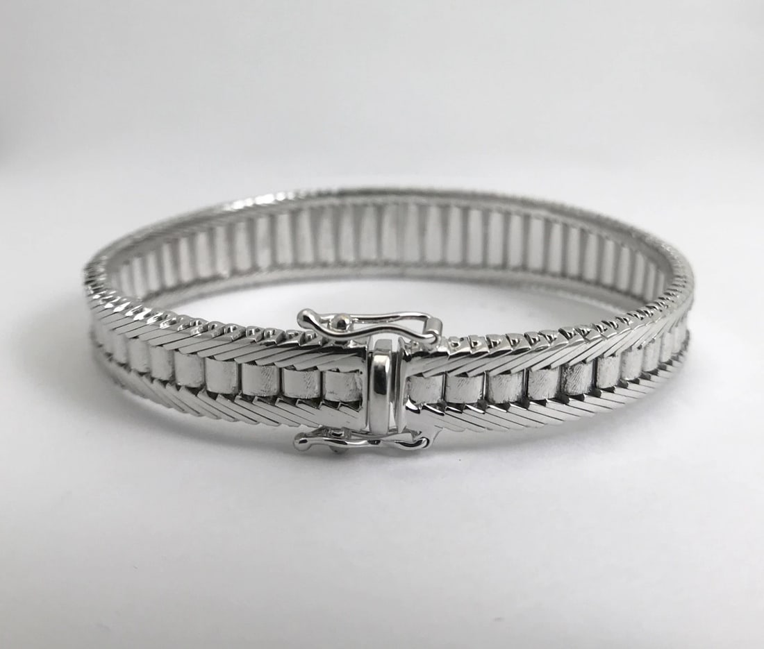 Vintage Blue Sapphire Diamond Wide Flex Bracelet 14K White Gold, 32.22 Grams - 11