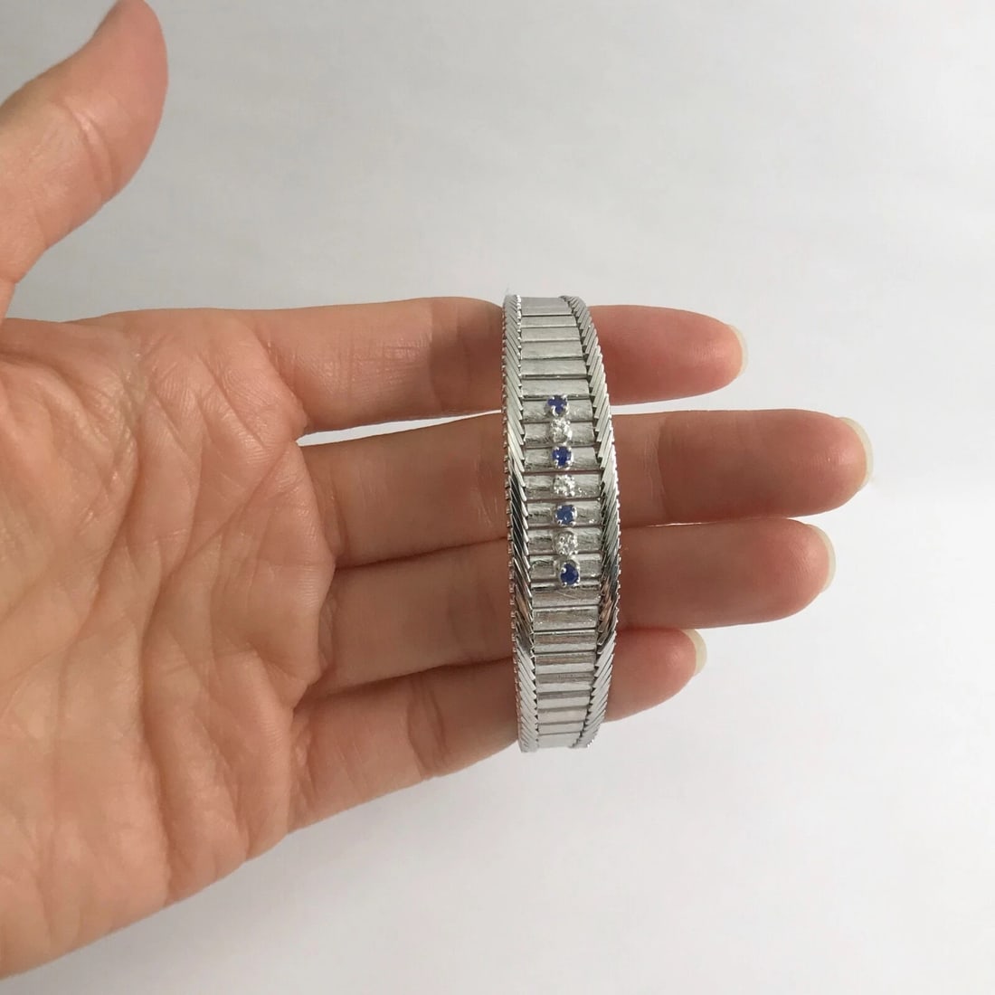 Vintage Blue Sapphire Diamond Wide Flex Bracelet 14K White Gold, 32.22 Grams - 3