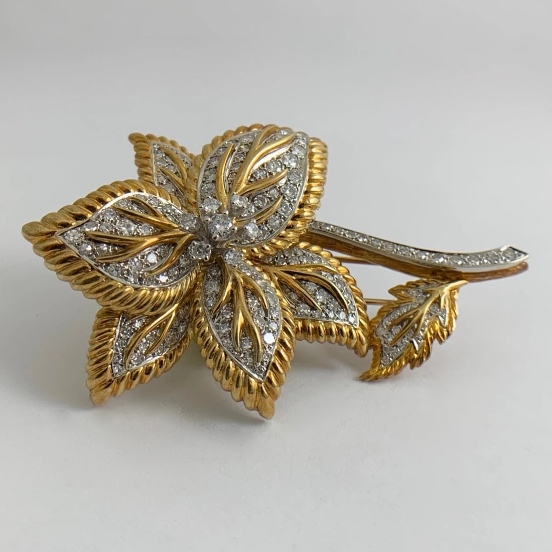 Vintage Diamond Two-Tone Flower Brooch Pin 18K Yellow Gold, 3.50 CTW, 35.2 Grams - 9