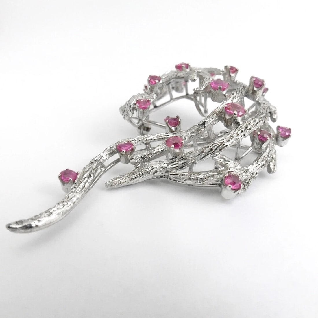 Vintage 1960's Pink Sapphire Gemstone Brooch Pin 18K White Gold, 23.5 Grams - 12