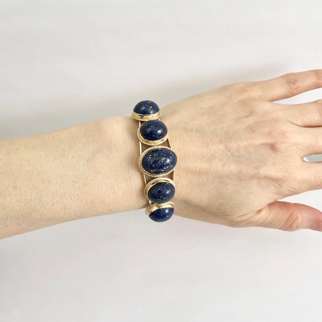 Vintage 1960's Oval Blue Lapis Lazuli Bangle Bracelet 12K Yellow Gold, 28.20 Gr - 4