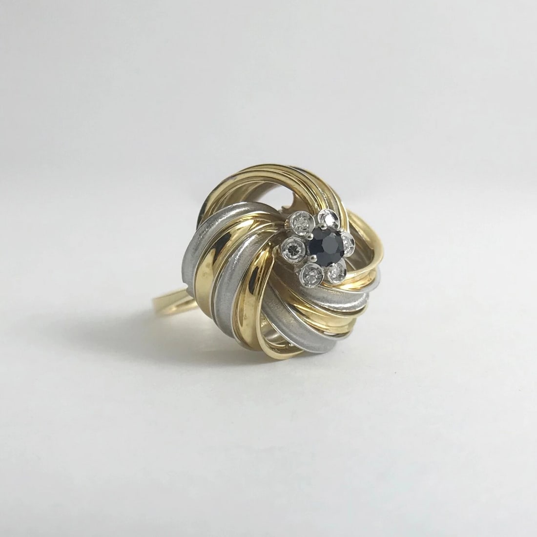 Vintage Sapphire Diamond Swirl Two-Tone Cocktail Ring 18K Yellow Gold, 8.97 Gram - 9