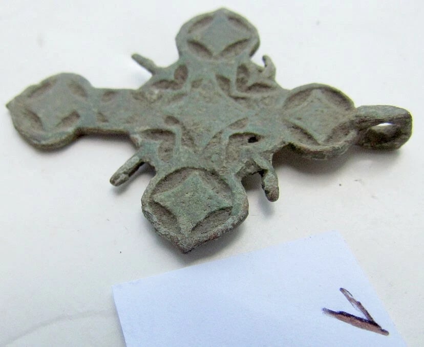 RUSSIAN 18th CENTURY RARE SHAPE ANTIQUE BRASS NECK CROSS icon - 3
