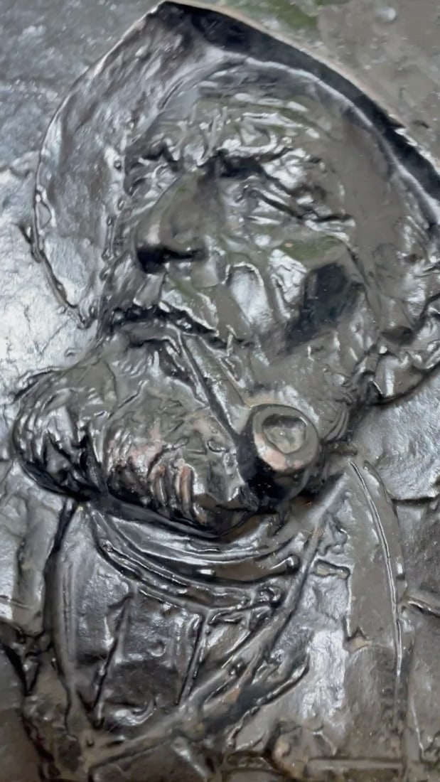 Antique English Fisherman Sea Captain Pipe Smoker Heavy Cast Iron Wall Plaque - 2