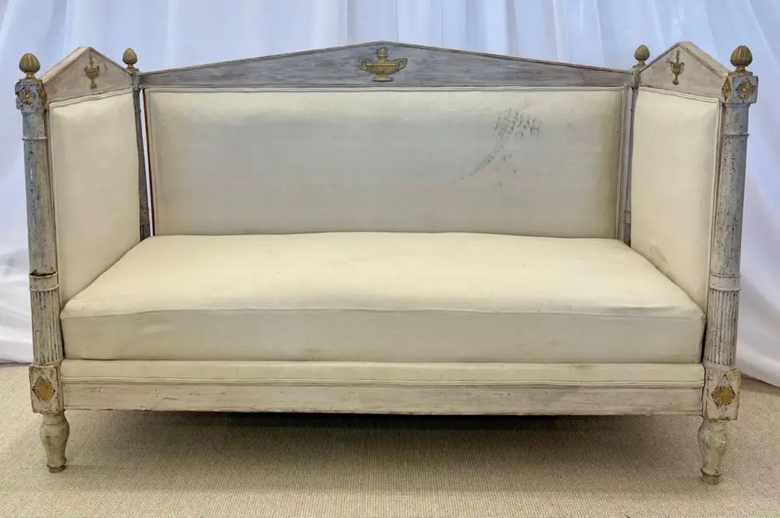 18th Century Gustavian Sofa, Daybed, Swedish Paint Decorated, Sweden - 10