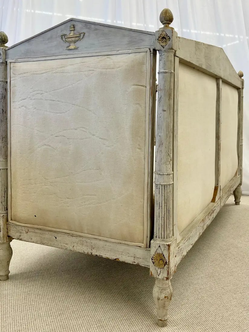 18th Century Gustavian Sofa, Daybed, Swedish Paint Decorated, Sweden - 12