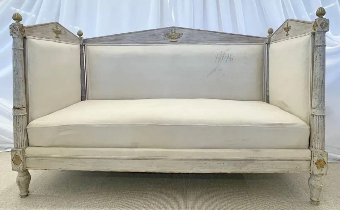 18th Century Gustavian Sofa, Daybed, Swedish Paint Decorated, Sweden - 9