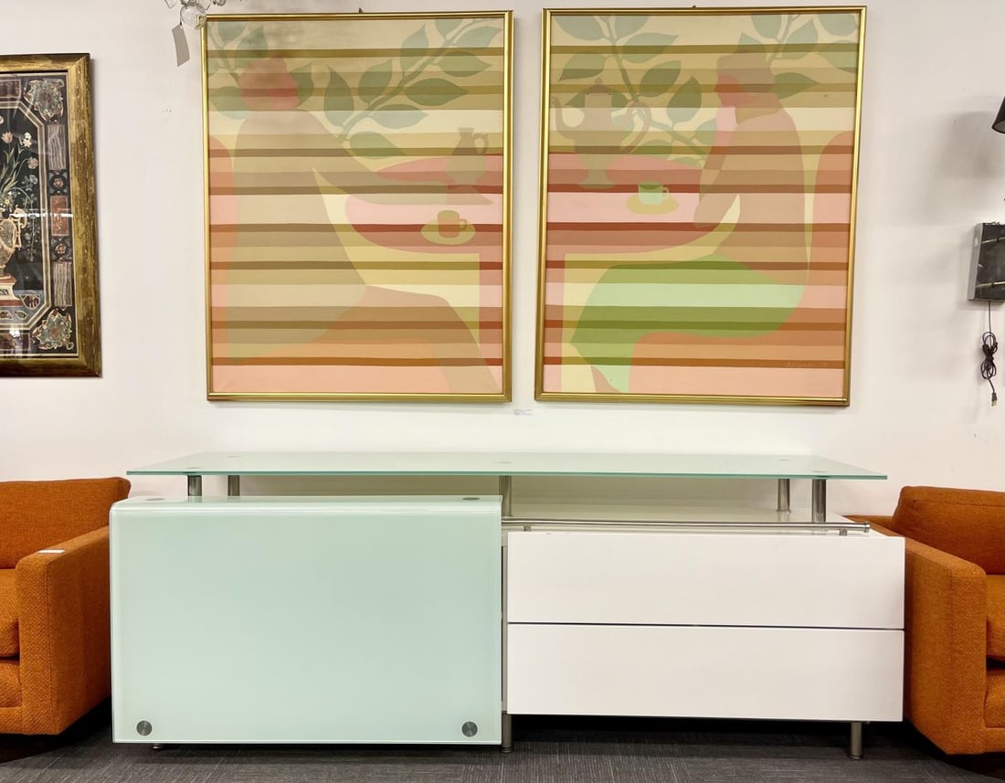 Mid Century Modern White Lacquered and Glass Console, Dresser or Sideboard - 8