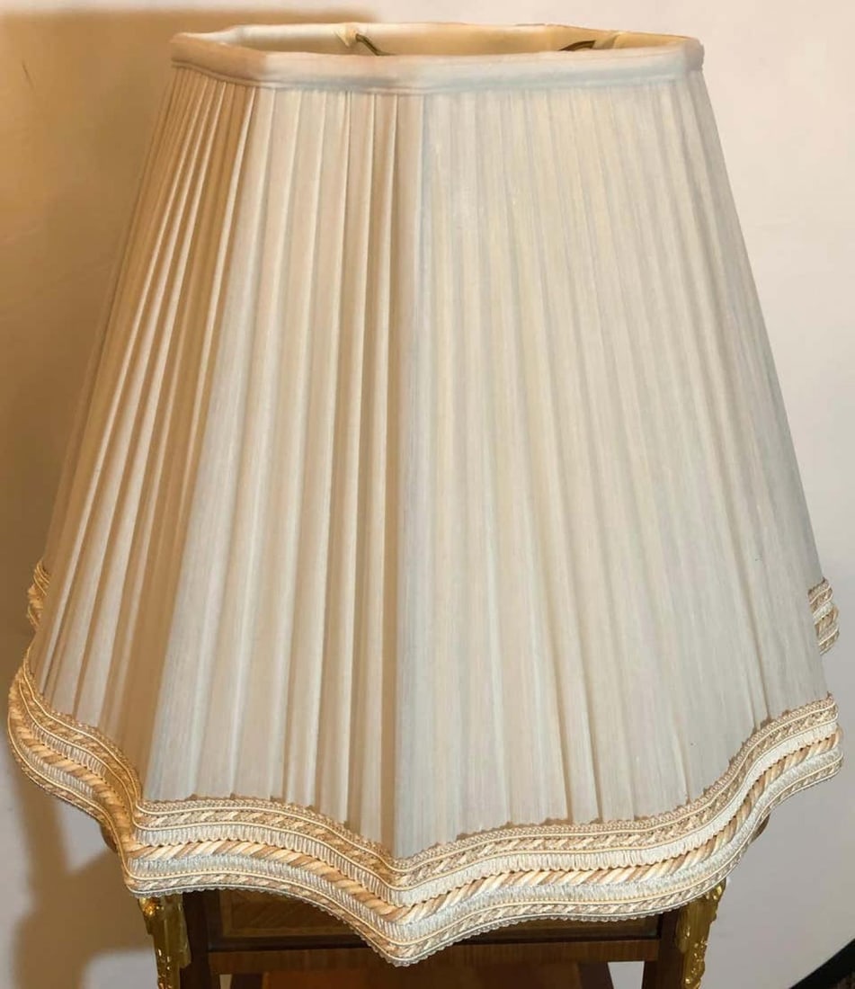 French Table Lamp Trellis Floral Porcelain Urn with Rams Head Gilt Bronze Mounts - 13