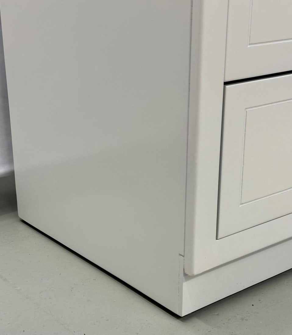 Mid-Century Modern White Campaign Dresser / Chest of Drawers, America, Brass - 11