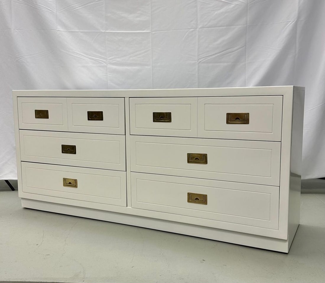 Mid-Century Modern White Campaign Dresser / Chest of Drawers, America, Brass - 6