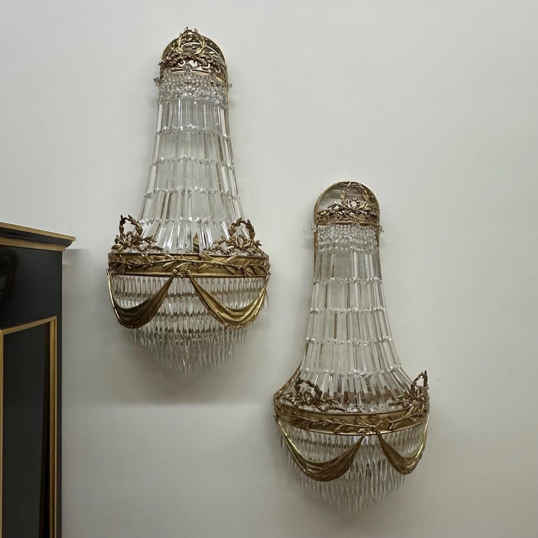 Louis XVI Style, Wall Sconces, Basket Form, Gilt Bronze, Crystal, France, 1940s - 4