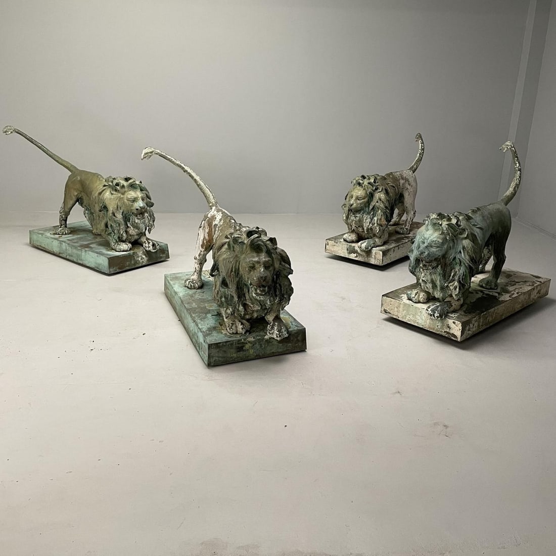Lion Fountains, Lifesize Outdoor Statues, Patinated Bronze, England, 1860s - 4