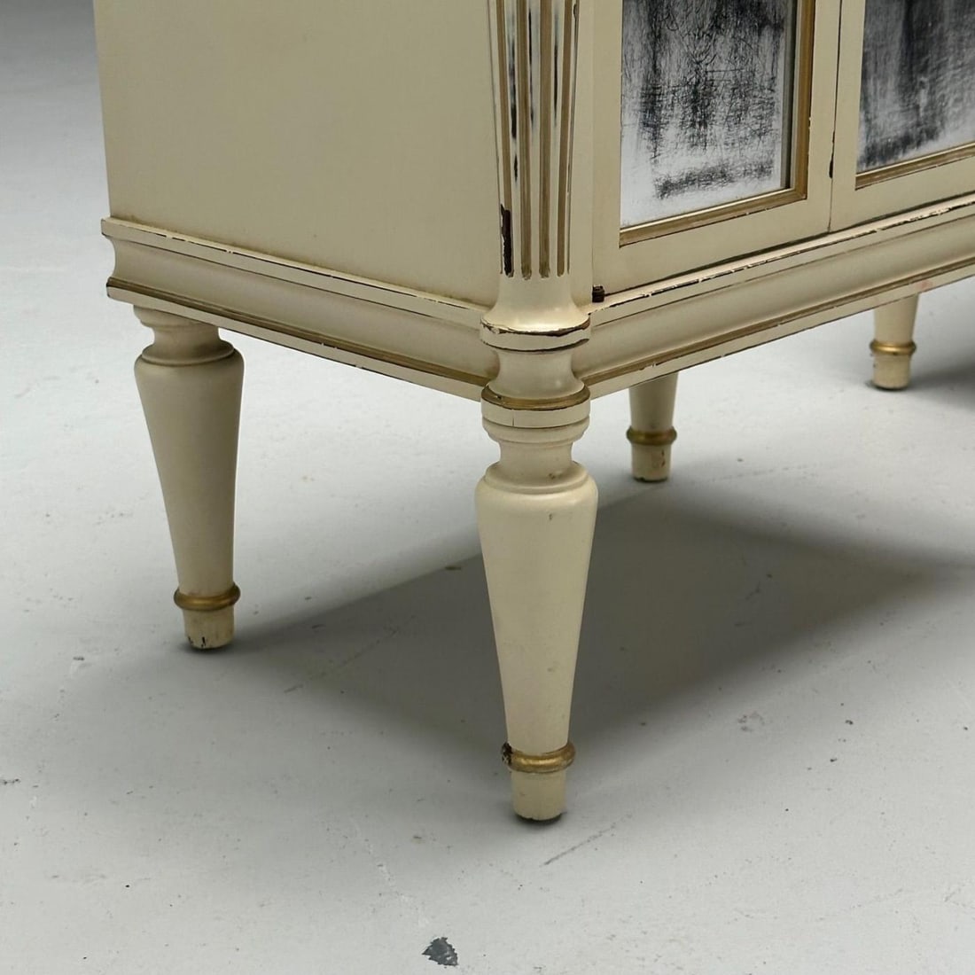 Maison Jansen, Hollywood Regency, Side Table Cabinets, Distressed Mirror, Marble - 10